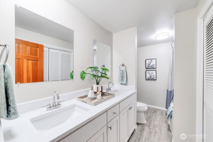 Property photo for 718 E Walnut Street, Kent photo 13