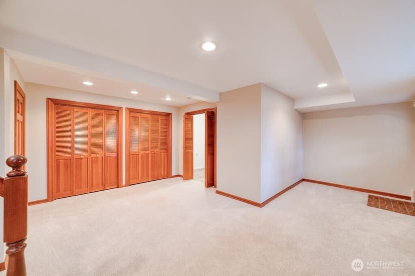 Property photo for 718 E Walnut Street, Kent photo 19
