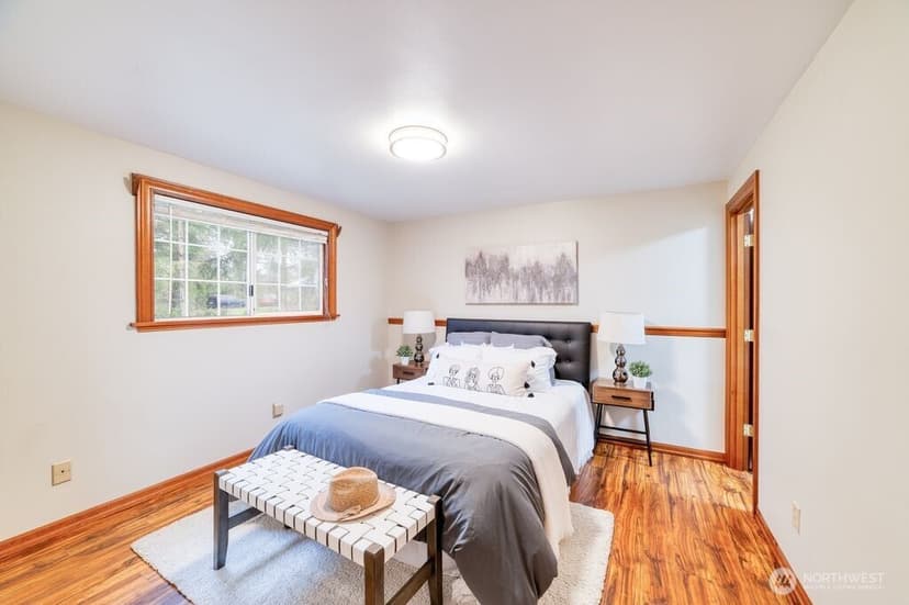 Property photo for 718 E Walnut Street, Kent photo 12