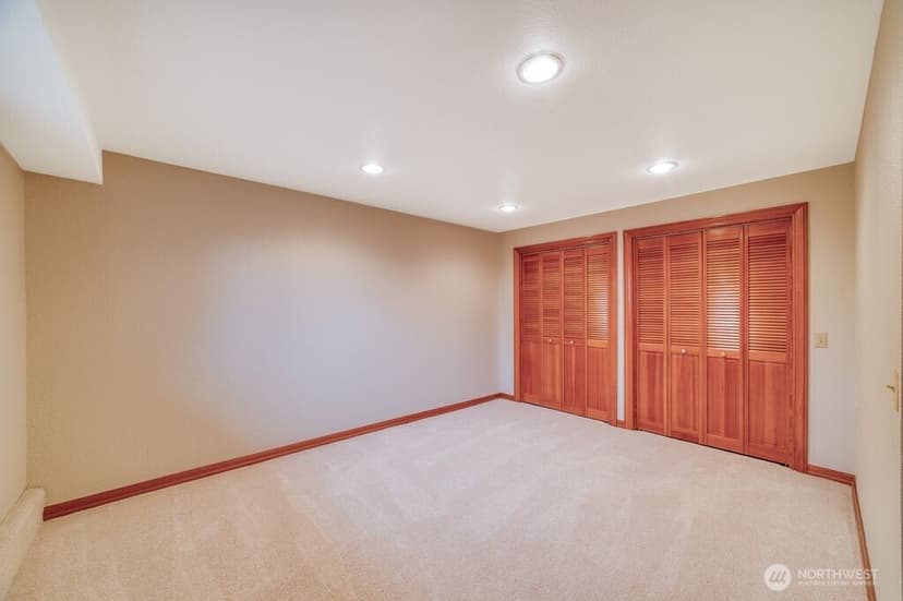 Property photo for 718 E Walnut Street, Kent photo 18