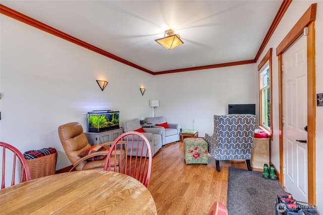 Property photo for 7779 10th Avenue SW, Seattle photo 3