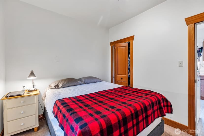 Property photo for 7779 10th Avenue SW, Seattle photo 12