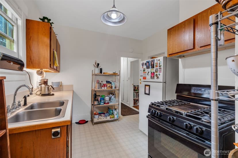 Property photo for 7779 10th Avenue SW, Seattle photo 10