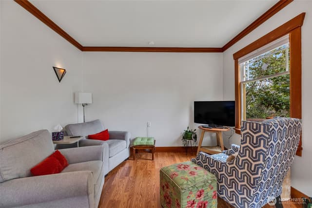 Property photo for 7779 10th Avenue SW, Seattle photo 4