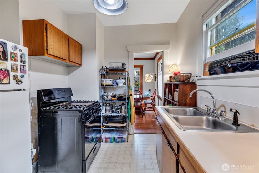 Property photo for 7779 10th Avenue SW, Seattle photo 17