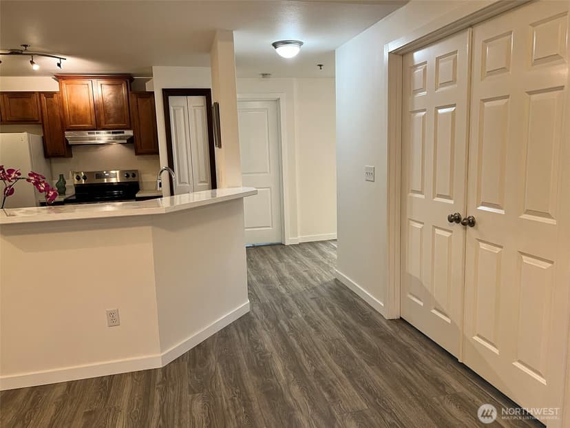 Property photo for 11527 Highway 99 #A304, Everett photo 6