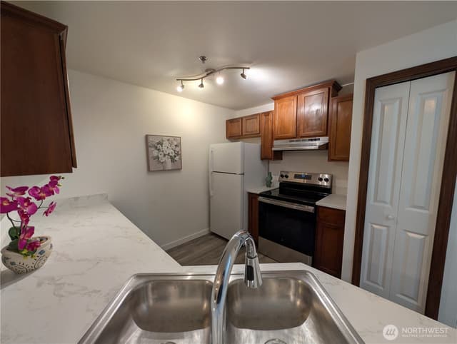 Property photo for 11527 Highway 99 #A304, Everett photo 5