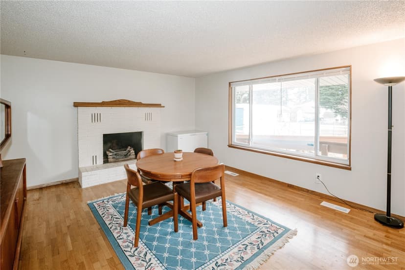Property photo for 22014 54th Avenue W, Mountlake Terrace photo 3