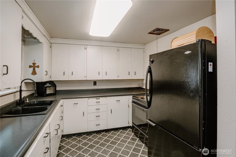 Property photo for 22014 54th Avenue W, Mountlake Terrace photo 8