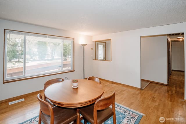 Property photo for 22014 54th Avenue W, Mountlake Terrace photo 5