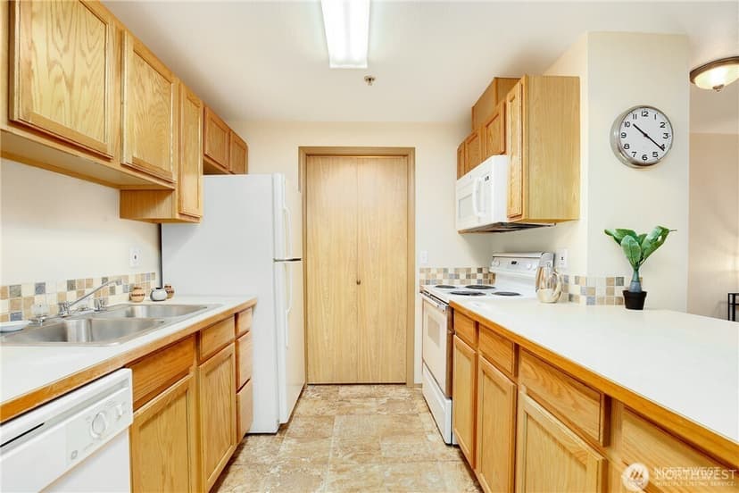 Property photo for 11915 Roseberg Avenue S #204, Burien photo 7