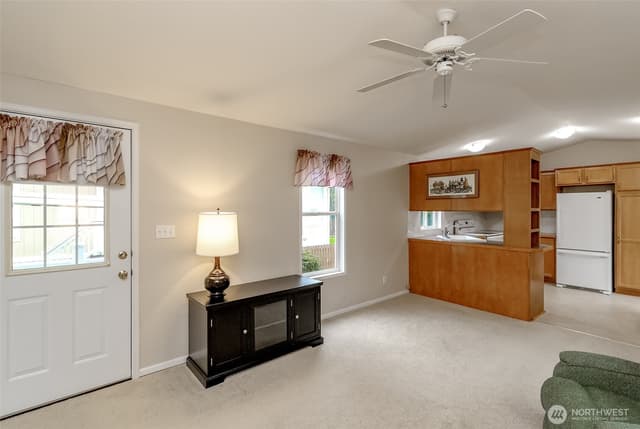 Property photo for 8410 143rd Avenue Ct E, Puyallup photo 4