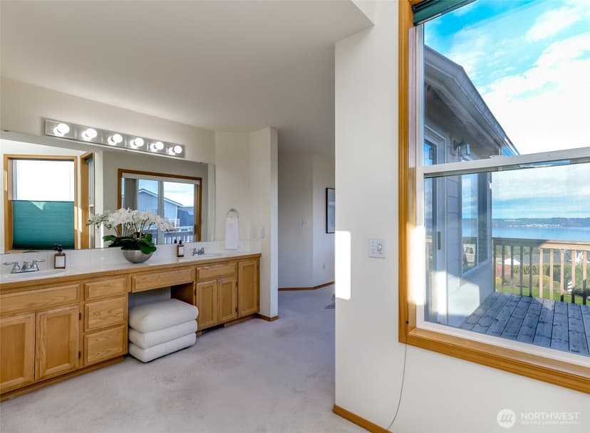 Property photo for 2201 Hillside Drive NE, Tacoma photo 32