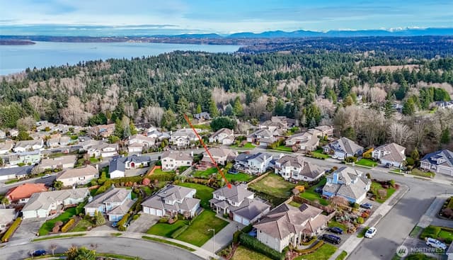 Property photo for 2201 Hillside Drive NE, Tacoma photo 2