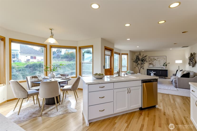 Property photo for 2201 Hillside Drive NE, Tacoma photo 8