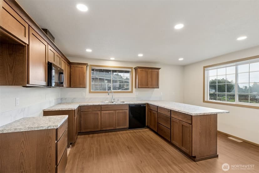 Property photo for 5135 S Avon Street, Seattle photo 4