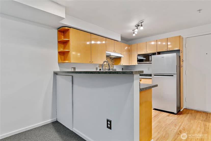 Property photo for 425 Vine Street #610, Seattle photo 8