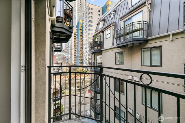 Property photo for 425 Vine Street #610, Seattle photo 5