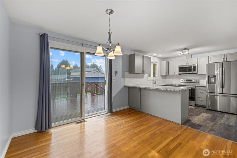 Property photo for 13729 8th Avenue S, Burien photo 8