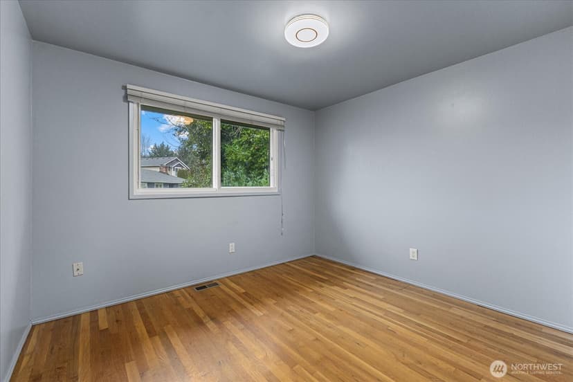 Property photo for 13729 8th Avenue S, Burien photo 9