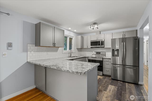 Property photo for 13729 8th Avenue S, Burien photo 3