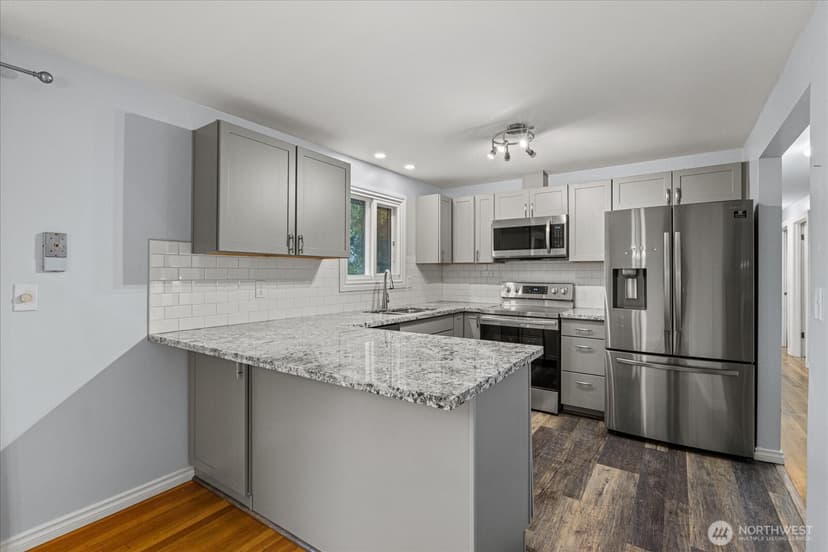 Property photo for 13729 8th Avenue S, Burien photo 3