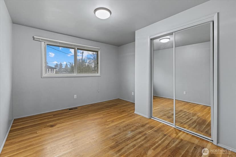 Property photo for 13729 8th Avenue S, Burien photo 11