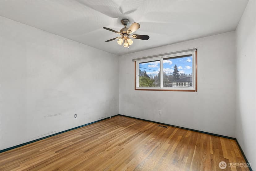 Property photo for 13729 8th Avenue S, Burien photo 10