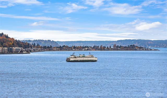 Property photo for 500 5th Avenue W #705, Seattle photo 5