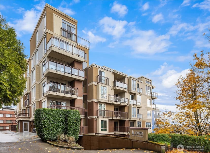 Property photo for 500 5th Avenue W #705, Seattle photo 8