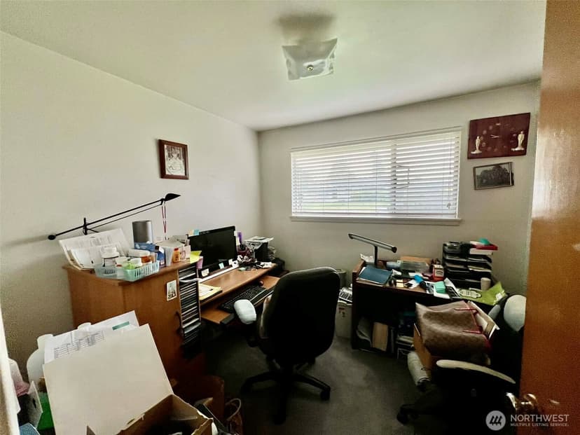 Property photo for 10621 Westwood Drive SW, Lakewood photo 11