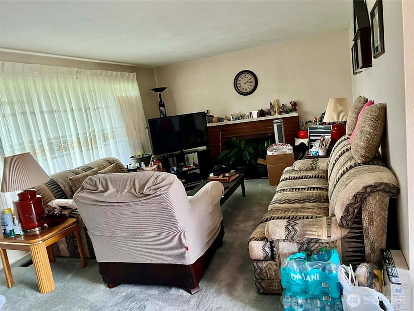 Property photo for 10621 Westwood Drive SW, Lakewood photo 15