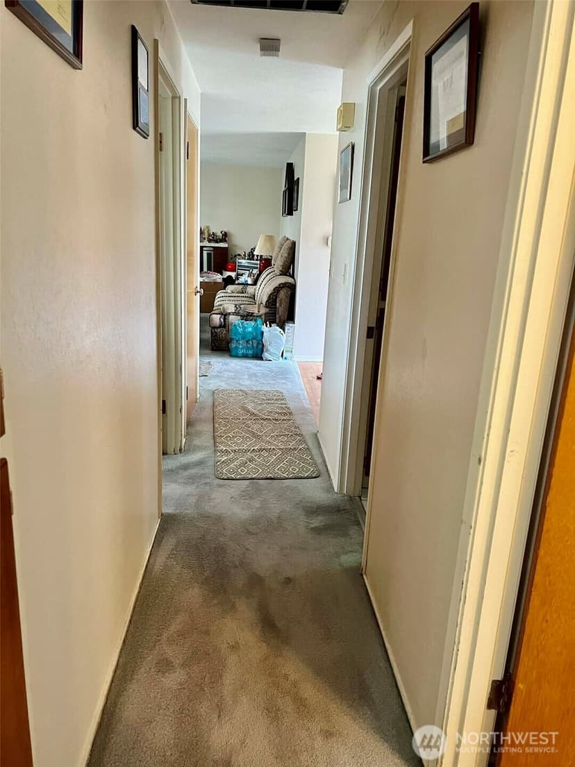 Property photo for 10621 Westwood Drive SW, Lakewood photo 17