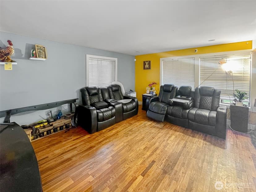 Property photo for 103 E Highland Drive, Arlington photo 6