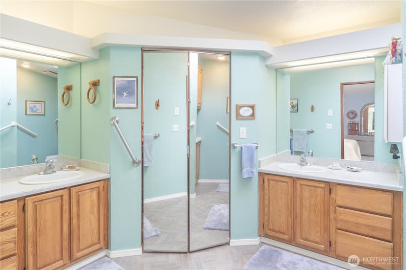 Property photo for 6638 Virgo Lane NE, Bremerton photo 16