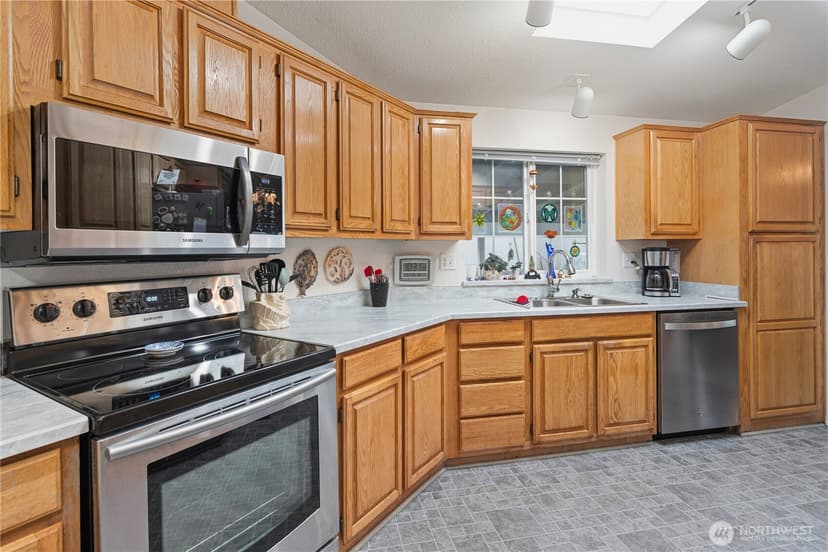 Property photo for 6638 Virgo Lane NE, Bremerton photo 3