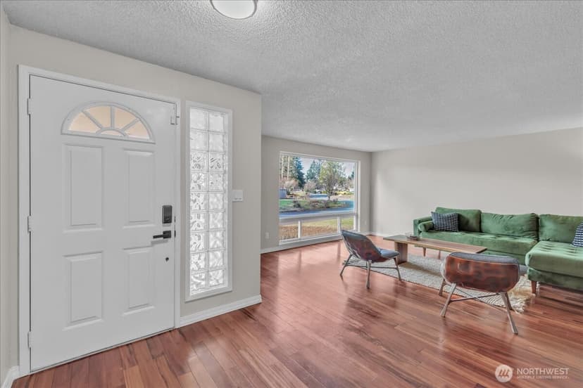 Property photo for 7225 95th Ave SW, Lakewood photo 2