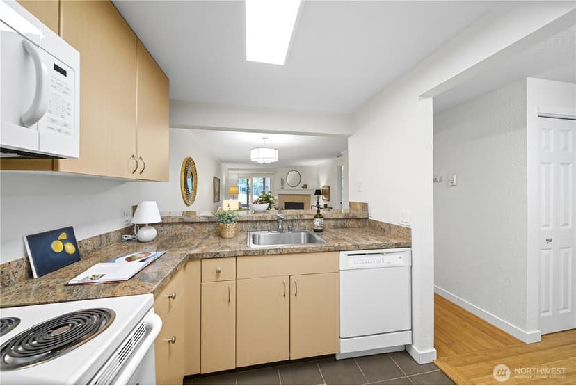 Property photo for 12601 SE 41st Place #C102, Bellevue photo 5