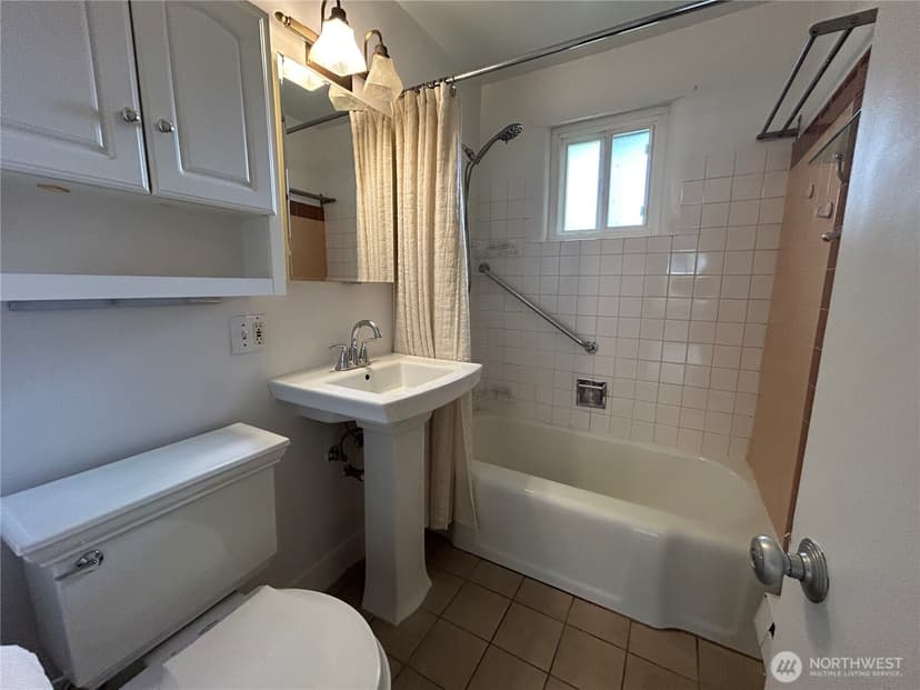Property photo for 4717 Terrace Drive NE #4717, Seattle photo 12