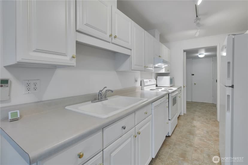 Property photo for 10421 2nd Place SW, Seattle photo 14