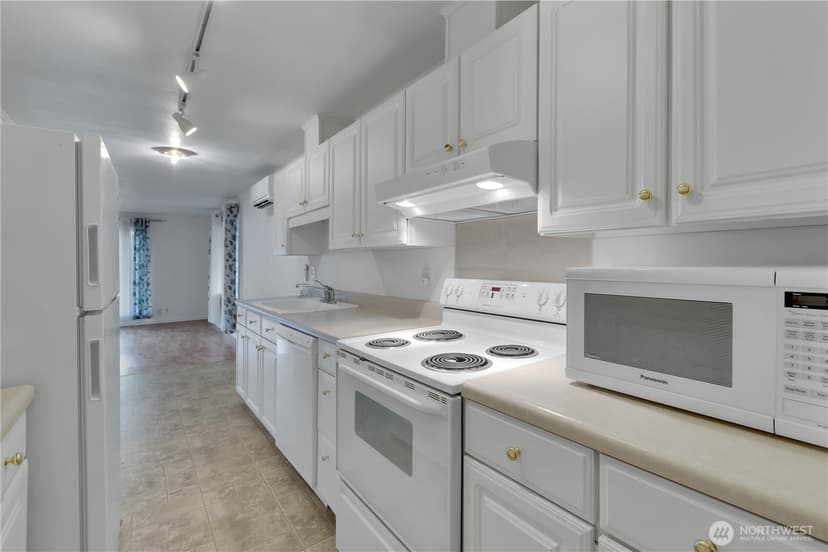 Property photo for 10421 2nd Place SW, Seattle photo 15