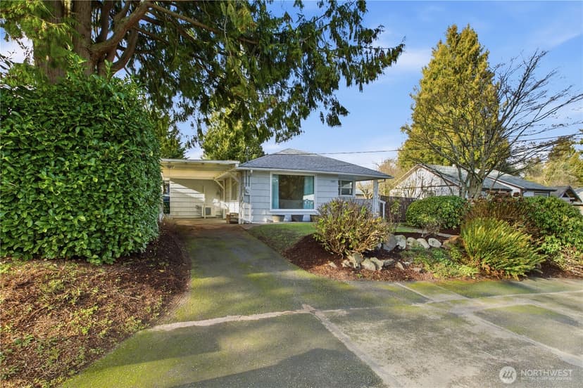 Property photo for 10421 2nd Place SW, Seattle photo 4