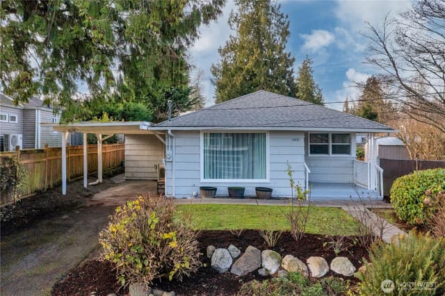 Property photo for 10421 2nd Place SW, Seattle photo 2
