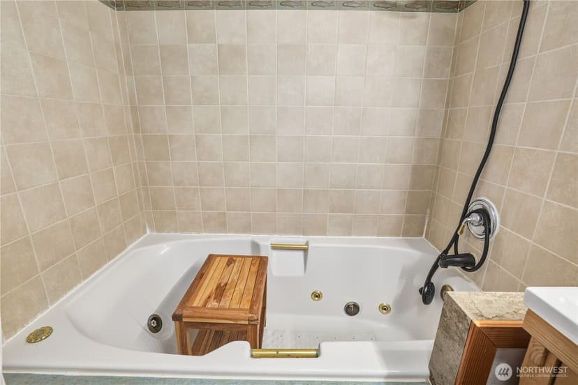 Property photo for 32611 SE 108th Street, Issaquah photo 17