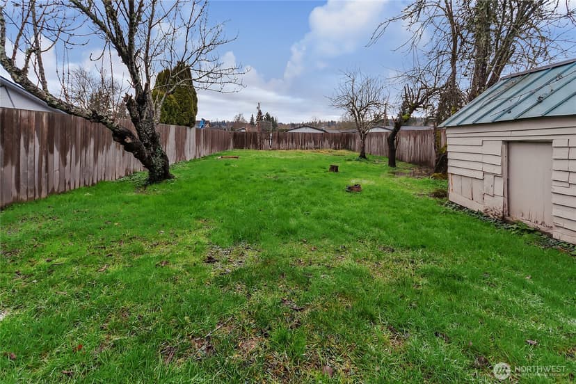 Property photo for 914 6th Avenue SW, Puyallup photo 24