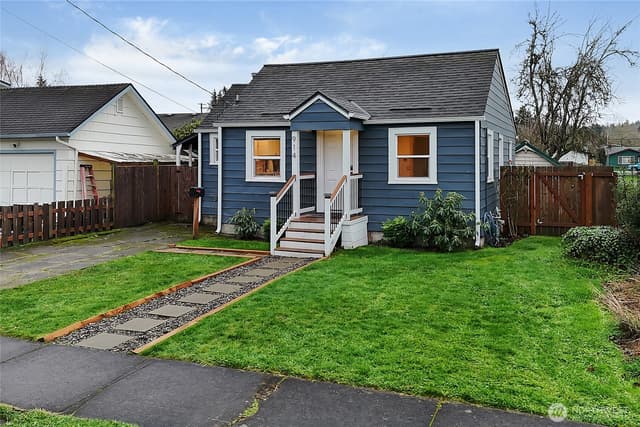 Property photo for 914 6th Avenue SW, Puyallup photo 3