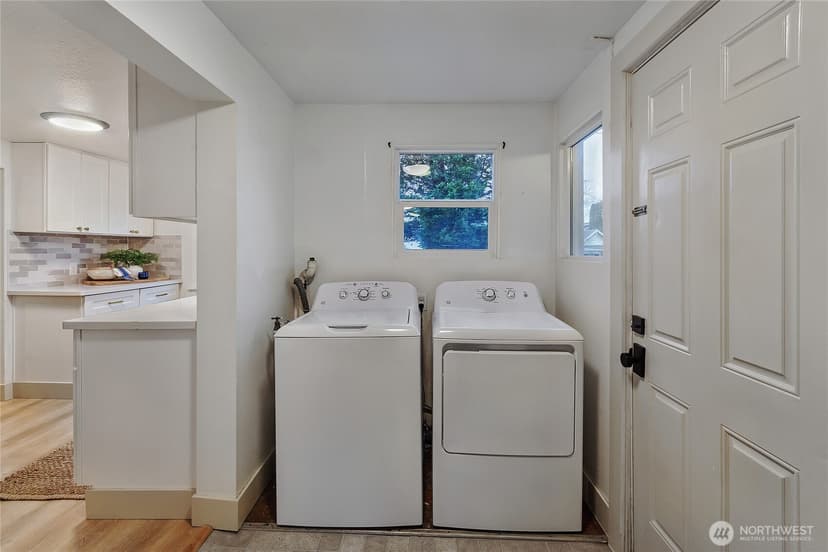 Property photo for 914 6th Avenue SW, Puyallup photo 20