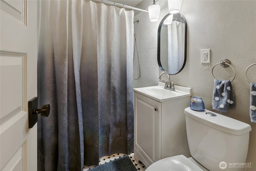 Property photo for 914 6th Avenue SW, Puyallup photo 12