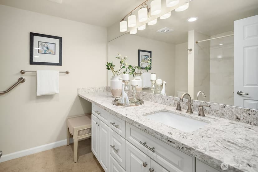 Property photo for 3030 80th Avenue SE #306, Mercer Island photo 19