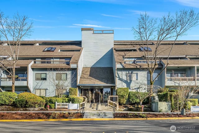Property photo for 3030 80th Avenue SE #306, Mercer Island photo 2